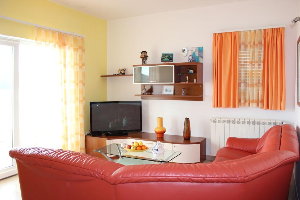 Apartments Lucija Сегет-Враница Экстерьер фото